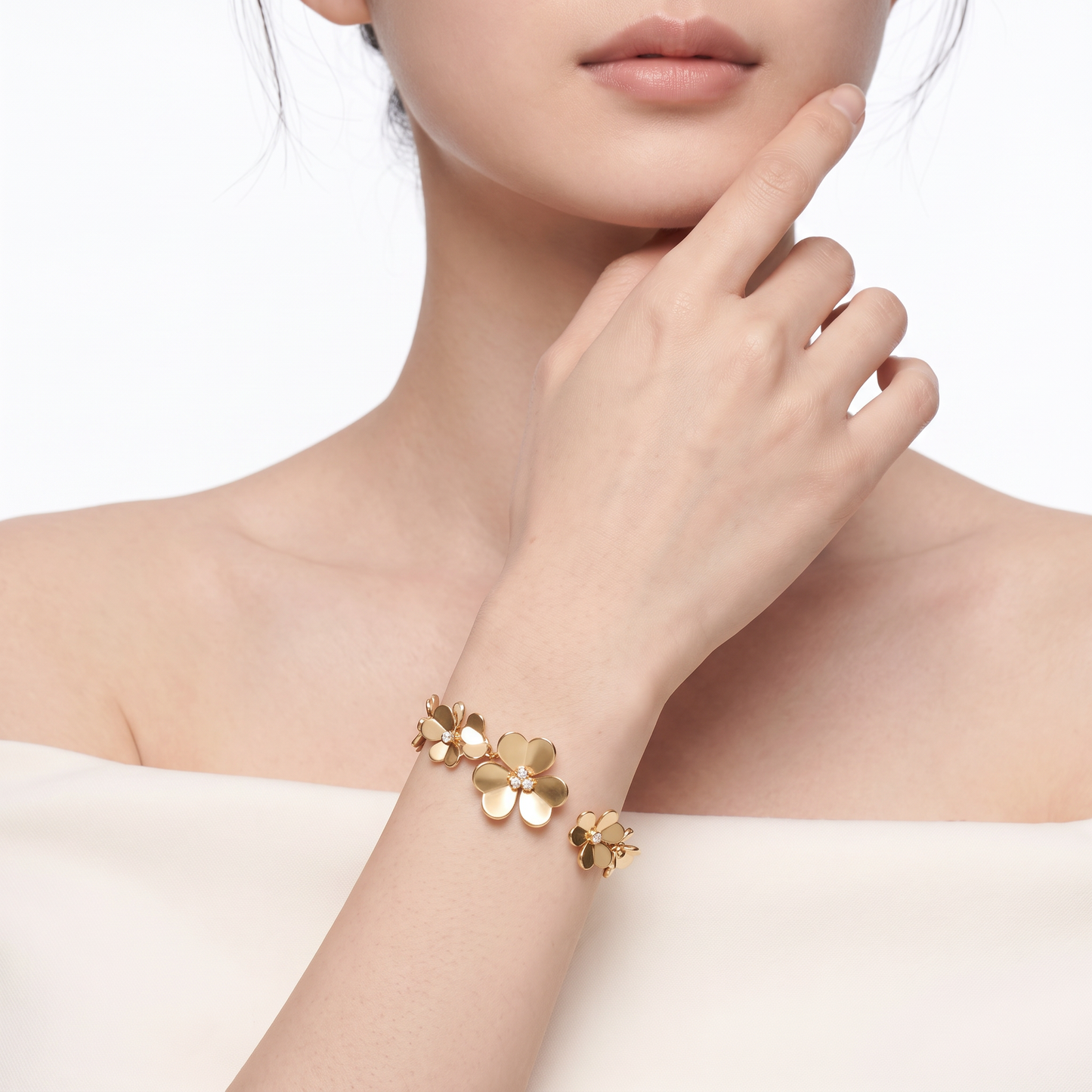 7 Frivole Flowers Open Bracelet