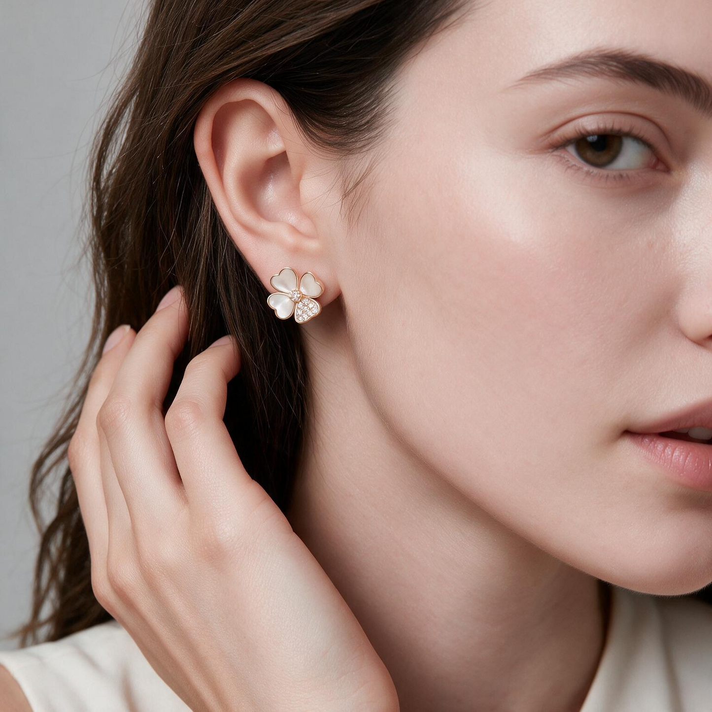 Cosmos Medium Clover Pavé Earrings
