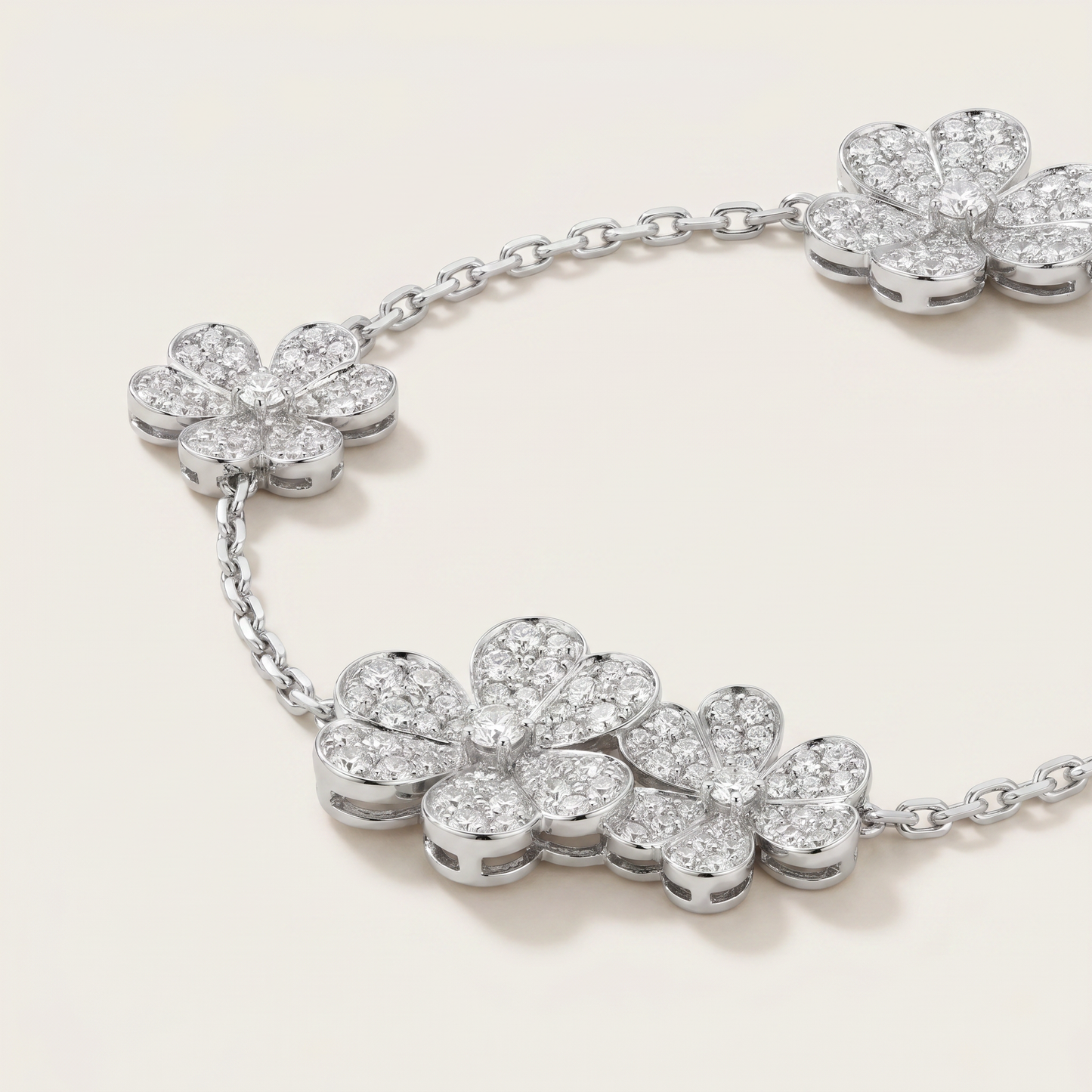 Frivole 5 Flowers Clover Bracelet