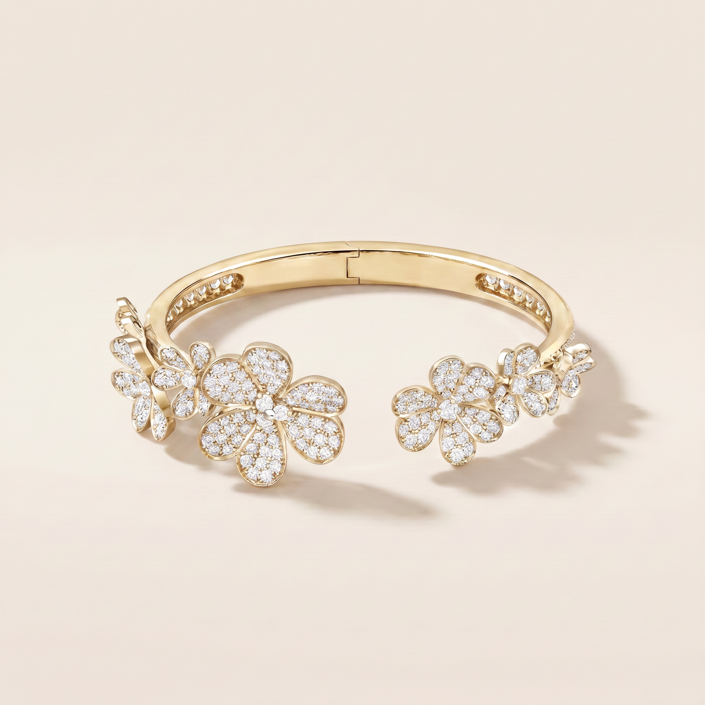 Frivole Seven Flowers Diamonds Bracelet